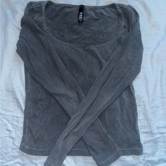 Skims long sleeve top - Picture 3 of 5